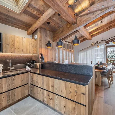Chalet Luxe Avec Piscine, Sauna, Et Acces Facile Pistes - Fr-1-568-27 Courchevel
