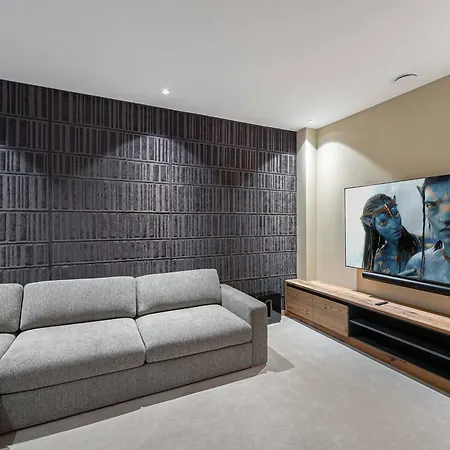 Luxe Avec Piscine, Sauna, Et Acces Facile Pistes - Fr-1-568-27 Chalet *